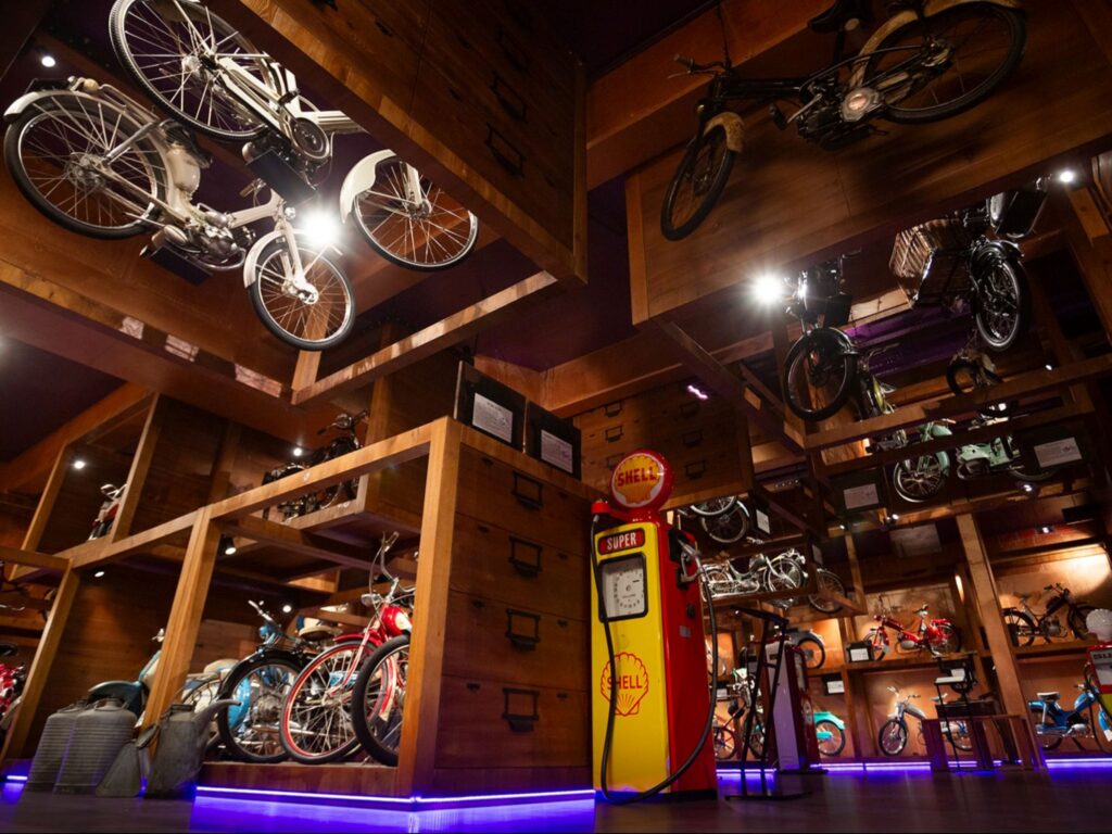 MUZEUM MOTOROWERÓW MOPED RETRO W KASINIE WIELKIEJ  